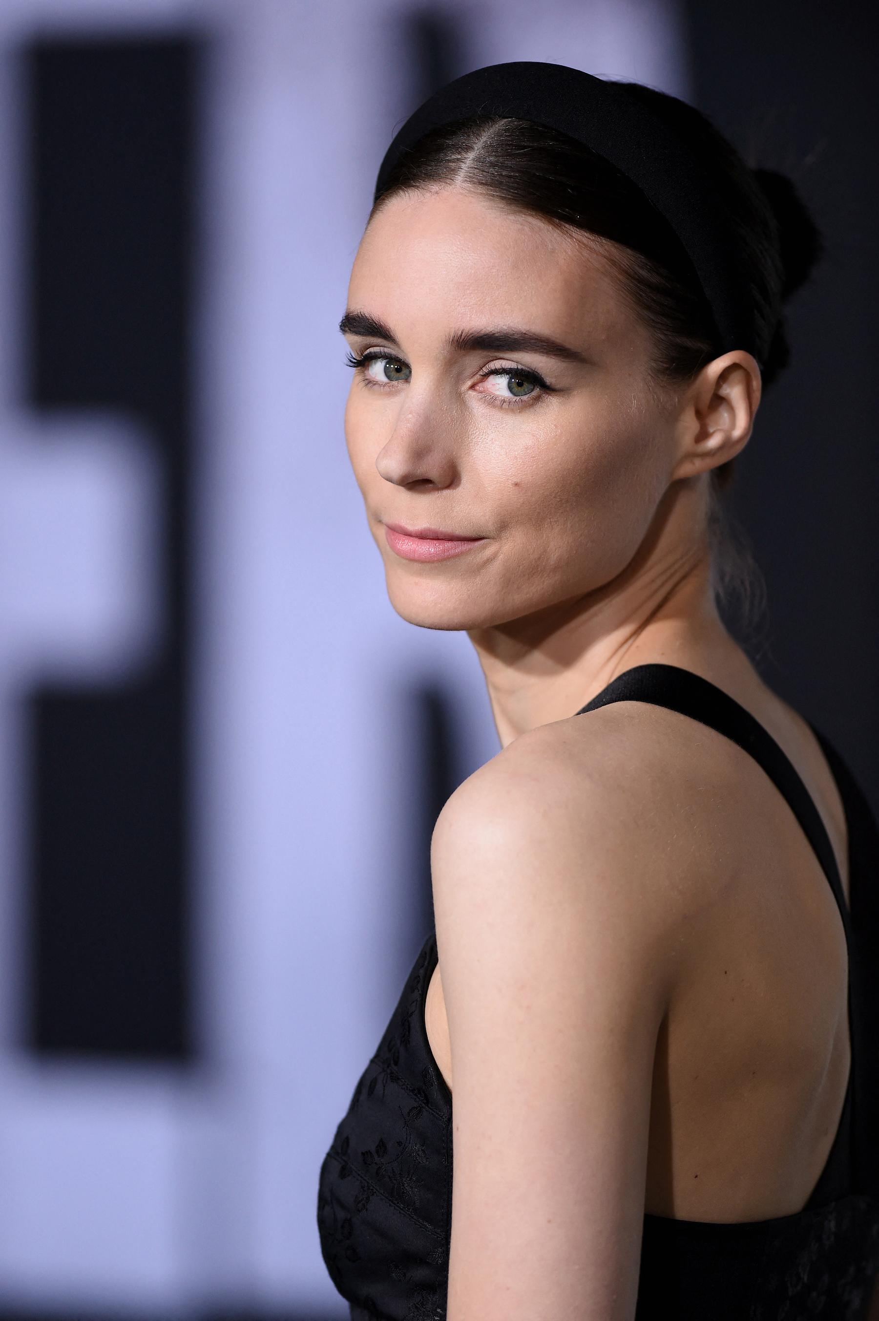 hq025.jpg hq025.jpg